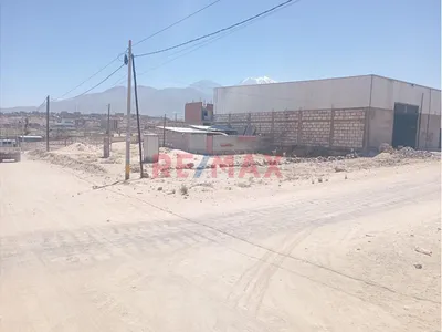 Oportunidad De Inversión: Terreno De 500 Mt² En Esquina - Cerro Colorado