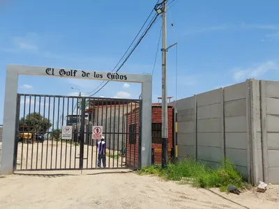 Venta De Terreno En El Golf De Los Ejidos , De 301.50 M2 A Precio De  Remate  De  165000 Soles