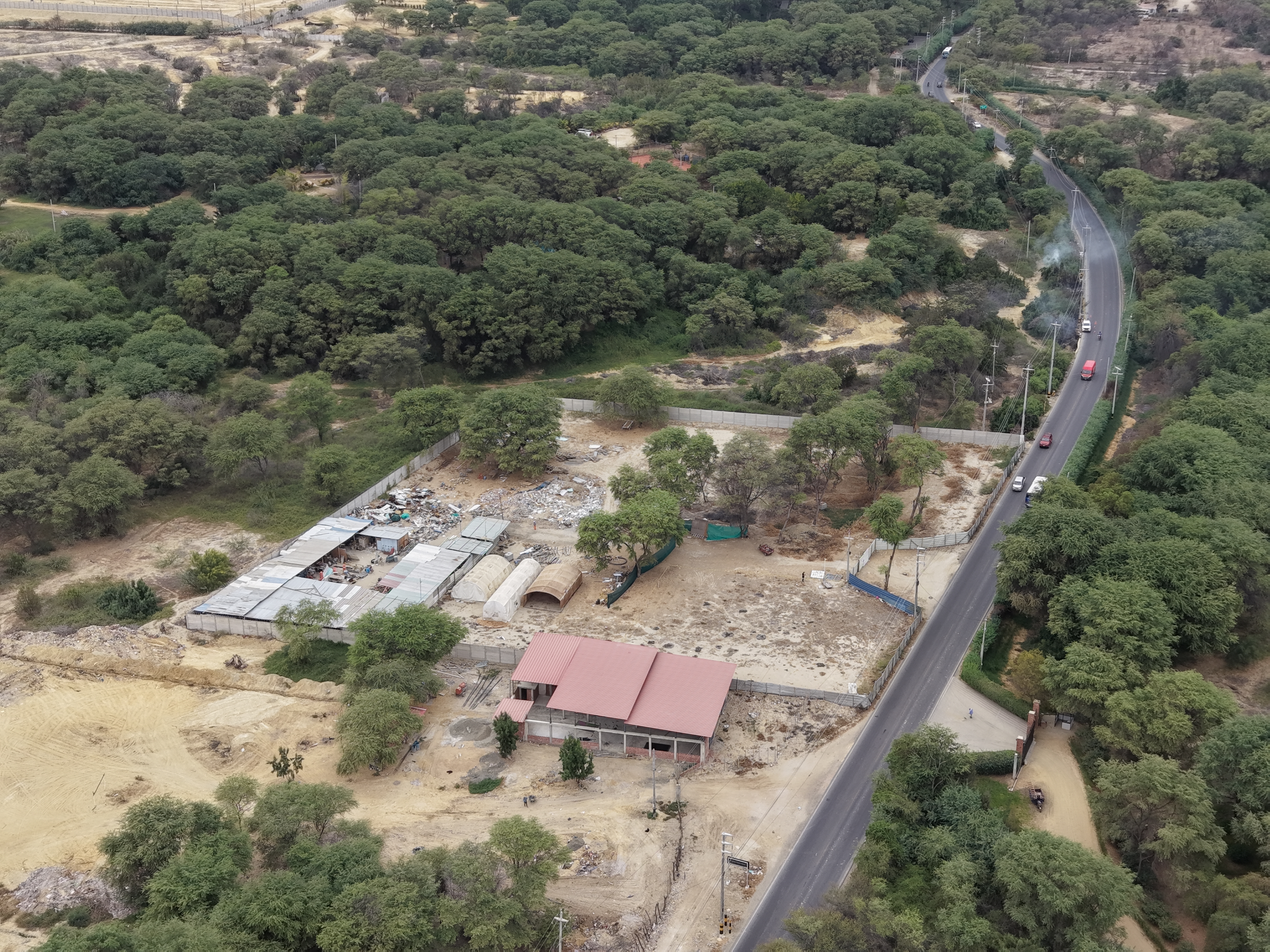 Terreno de 10,185 m² con potencial comercial en Castilla, Piura