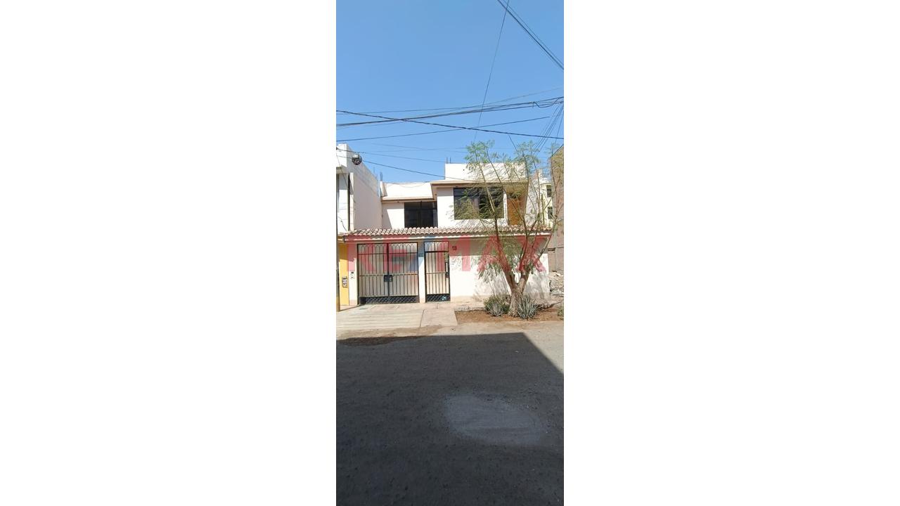 Alquiler De Departamento En Primer Piso Con Cochera Frente A Parque – Urbanización Puente Blanco, Ica