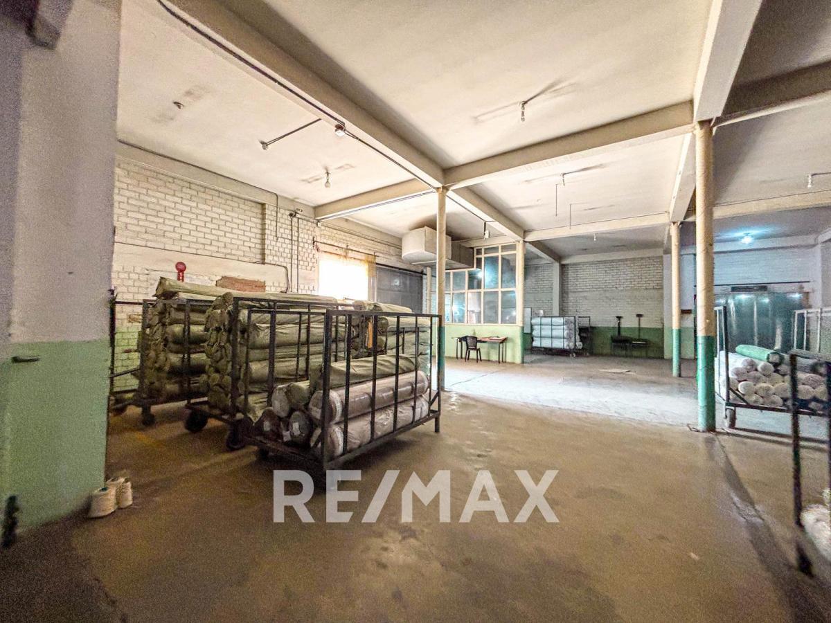 Venta de Local Comercial en Los Olivos - Lima 15 Dormitorios 