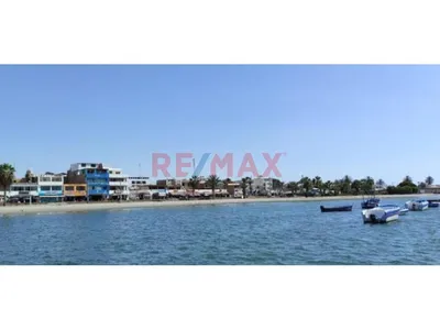 Se Vende Terreno Comercial En Esquina En Paracas                      A Solo Dos Cuadras Del Malecon Del Chaco                                                  Bahia De Paracas