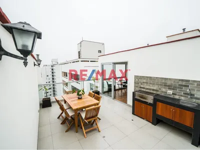 Exclusivo Dúplex De 3 Dormitorios En San Isidro Con Vista Panorámica Hacia El Mar 🌇