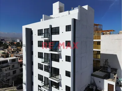 Departamento En Piso 8 Con Ubicacion Estrategica Vista E Iluminacion Natural En Cerro Colorado