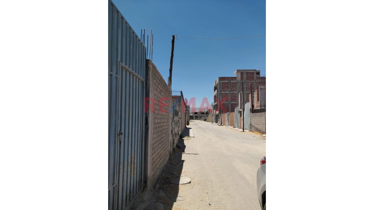 Terreno Cerca De La  Prol. Av. Dolores - Tupac Amaru.