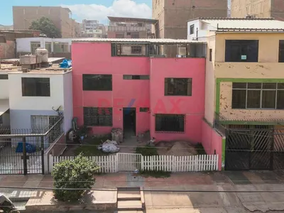 "🏠 Se Vende Casa Proceso De Remodelcion Frente A Parque  En San Juan De Miraflores 🏠