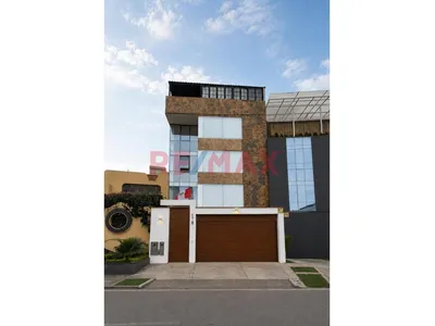 Venta De Edificio En Surquillo $650,000