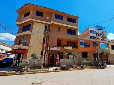 Venta De Casa Esquinera De 4 Pisos En Zona Comercial Estratégica Santiago Cusco