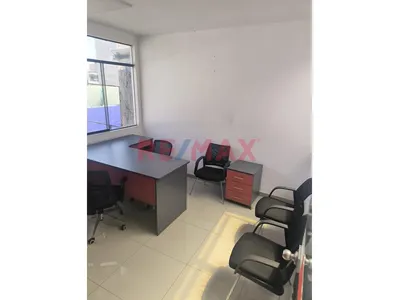 Alquiler De Oficina En Av Principal De Alto Transito