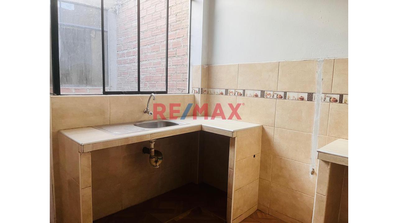 Venta De Casa Con Doble Frente – Urb. Las Palmas, Puente Piedra