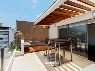 Venta de Departamento en Santiago de Surco - Lima 4 Dormitorios