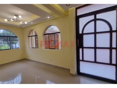 Venta Hermosa Casa Moderna De 3 Hab. Ac. 112.51 M2 - Los Sauces - Victor Larco Herrera