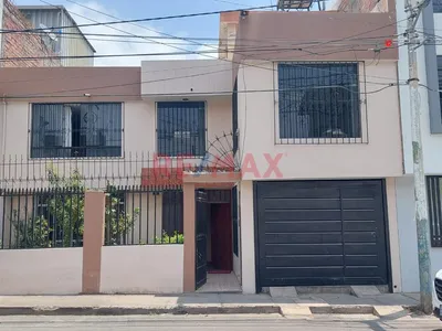 Alquiler De Casa De 2 Pisos En Urb. Dolores - Jlbyr
