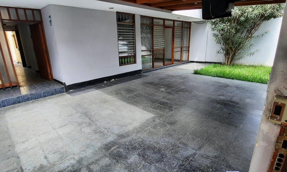 Venta de Casa en Surquillo - Lima 0 Dormitorio 