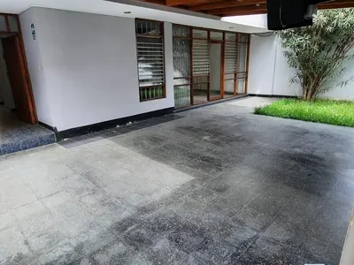 Venta de Casa en Surquillo - Lima 0 Dormitorio 