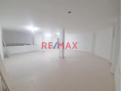 En Venta Local Comercial De 2 Pisos, 183 M2.   Excelente Ubicación, Chacra Colorada, Breña.