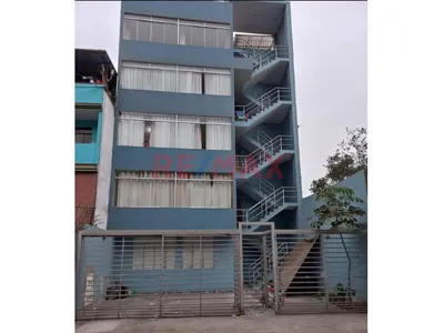Se Vende Departamento En Primer Piso Cerca Al Ovalo Santa Anita