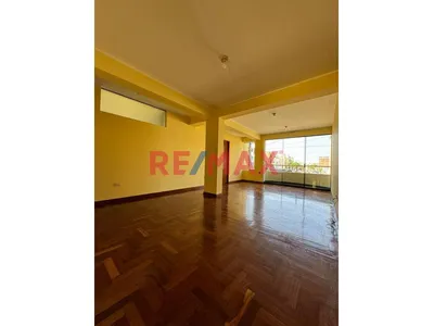 Alquilo Amplio Departamento 90M2 4To Piso Las Viñas De San Antonio Surco