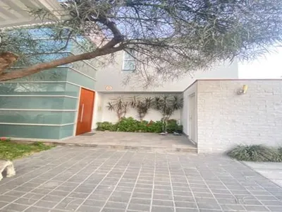 Venta de Casa en La Molina - Lima 4 Dormitorios