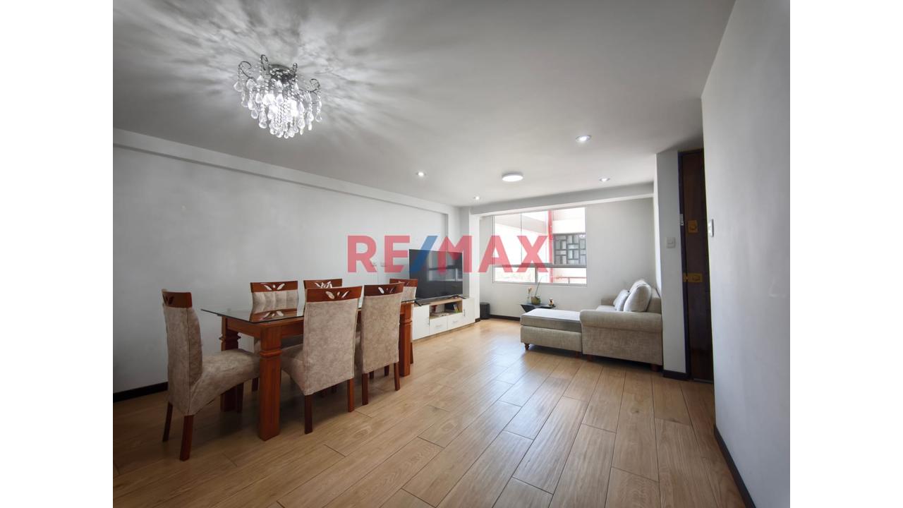 🏡✨ ¡Vive Con Estilo En Tahuaycani! | Amplio Departamento Con Ascensor Y Cochera