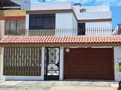 Venta de Casa en San Miguel - Lima 5 Dormitorios 