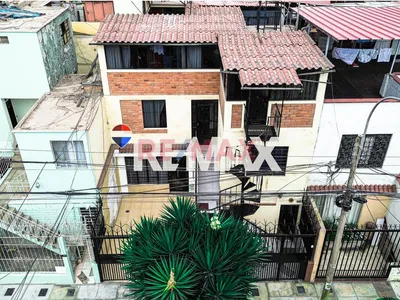 Inversion Segura: Departamento  Perfecto Para Airbnb O Renta Estudiantil  Dentro De Casa De 3 Pisos | Cercado De Lima