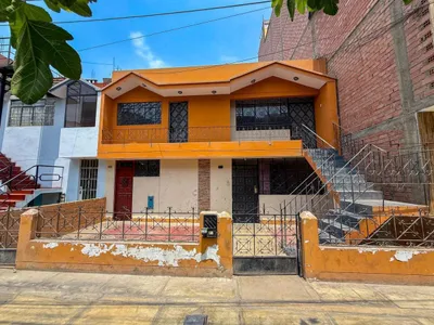 Venta de Casa en Los Olivos - Lima 7 Dormitorios 