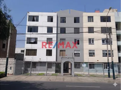 Departamento En Venta En Av. Monte De Los Olivos 973 – Dpto. 5 Piso Sin Ascensor, Santiago De Surco