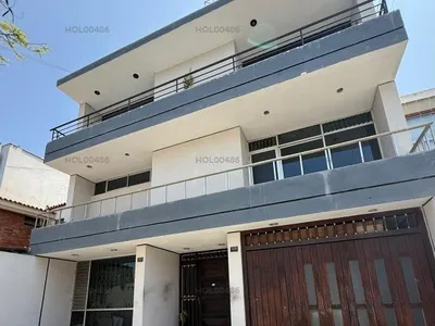 Venta de Casa en San Borja - Lima 6 Dormitorios