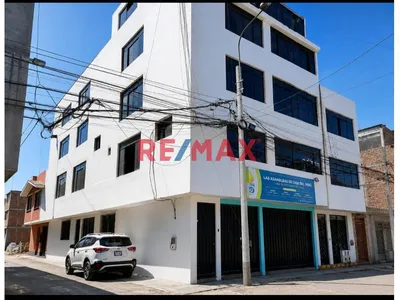 Se Vende Casa De 5 Pisos En Urb. Santa Cecilia S.M.P.