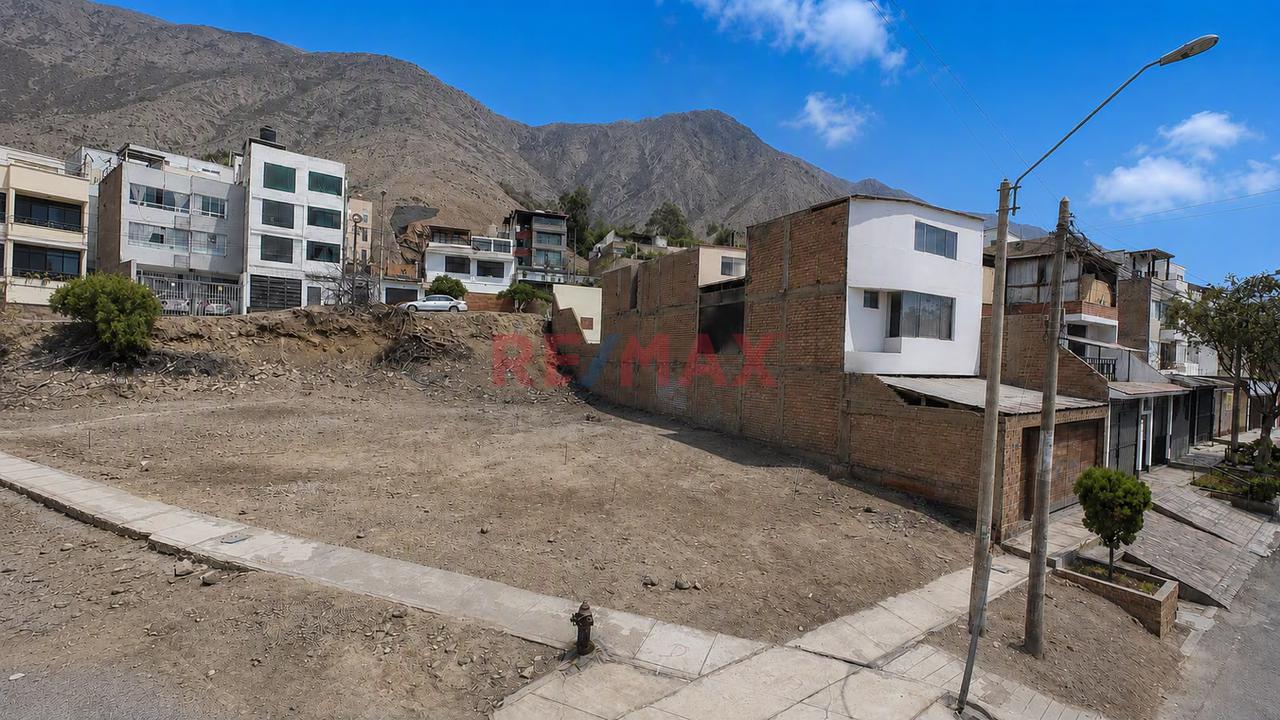 🏡 Terreno Con Doble Frente En La Molina – 240 M² Cerca Al Parque Ecológico