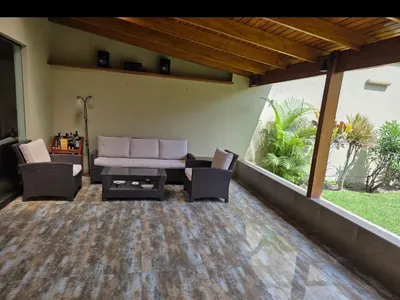 Venta de Casa en Santiago de Surco - Lima 5 Dormitorios