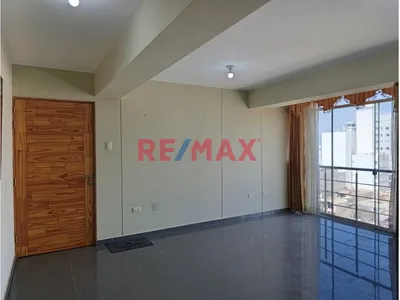 Amplio Departamento En Alquiler Piso 10 En La Urb. San Andres A 2 Cuadras De La Av. España| Area 123.20M2| S/. 2,500 Soles