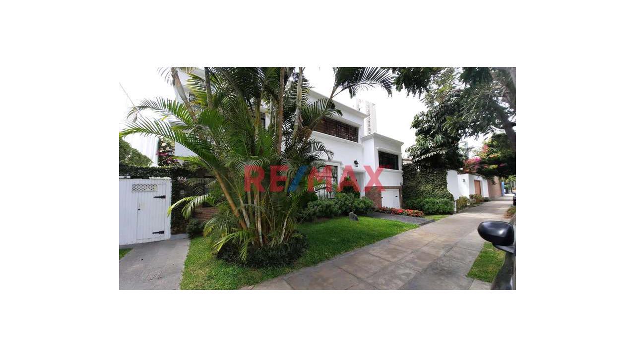 Exclusiva Residencia En Country Club San Isidro | 556.80 M²