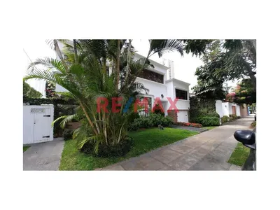 Exclusiva Residencia En Country Club San Isidro | 556.80 M²
