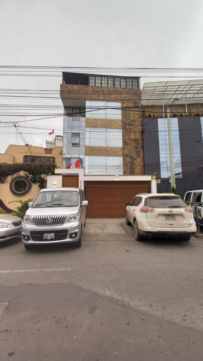 Venta de Casa en Surquillo - Lima 15 Dormitorios 