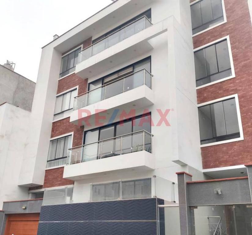 Venta de Departamento en Santiago de Surco - Lima 3 Dormitorios 