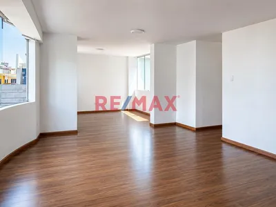 Amplio Inmueble De 2 Niveles Para Oficina O Vivienda En Sachaca