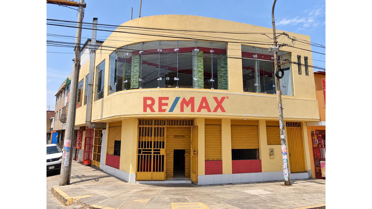Local Comercial En San Martín De Porres | 285 M² En Esquina Y 2 Pisos | S/ 5,000