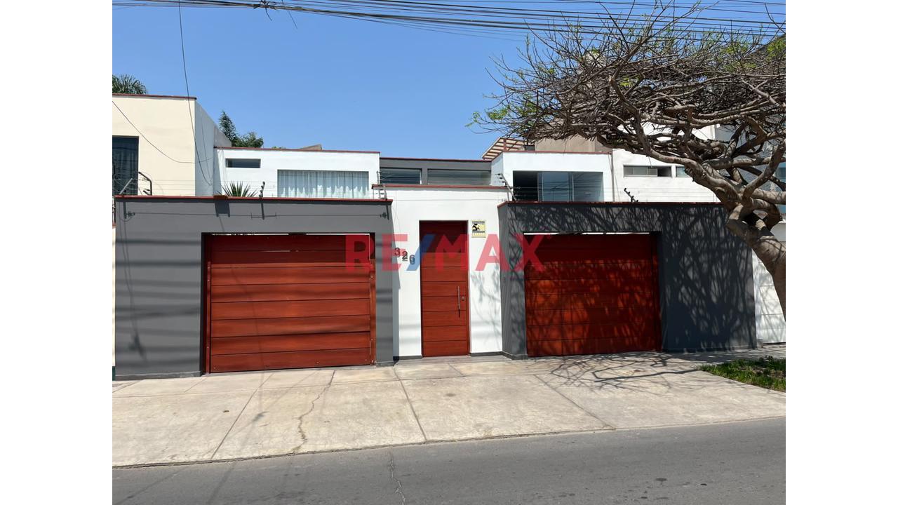 Alquiler De Casa Con Jardín En Surco | Vivienda O Oficinas Administrativas