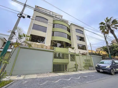 Venta de Departamento en Santiago de Surco - Lima 3 Dormitorios