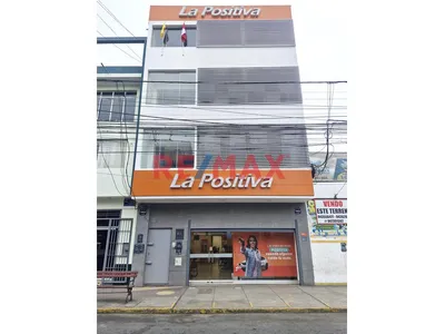 📍 Oficina Corporativa En Plena Avenida Comercial – Piso 4 En Chimbote