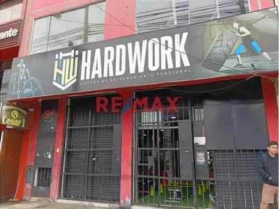 🏢 ¡Local Comercial En Primer Piso En Esquina Estratégica! 📍