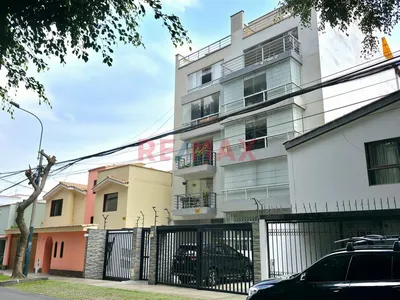 Departamento En Venta Frente A Parque – La Liguria, Surco