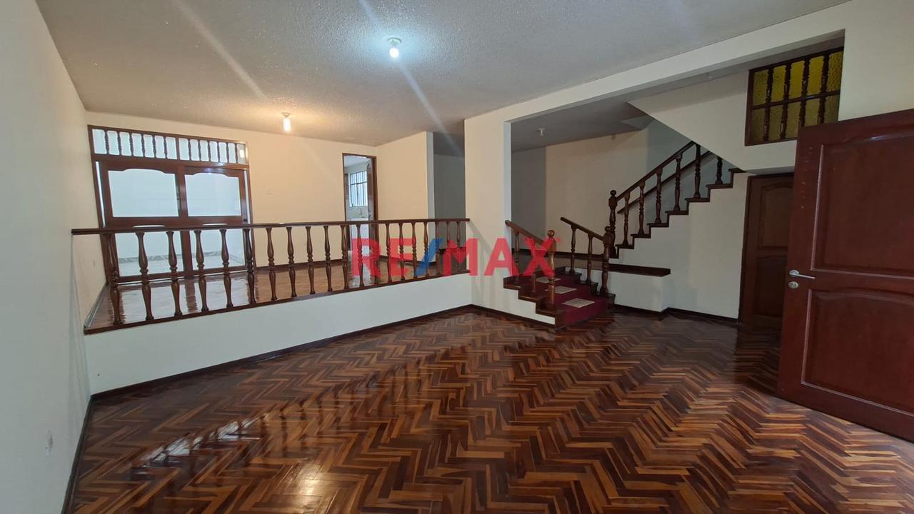Se Alquila Casa En La Molina