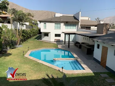 Casa en venta · La Planicie Zona Este, La Molina · 450 m², 3 dorm.