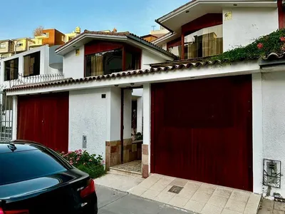 Venta de Casa en Cayma - Arequipa 4 Dormitorios 