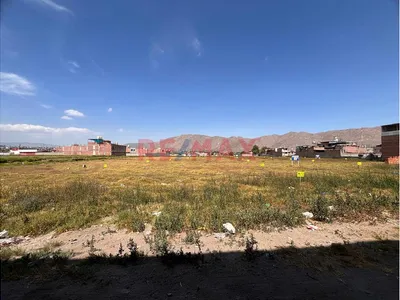 Se Vende Terreo Urbano En "La Planicie De Lara" En Socabaya
