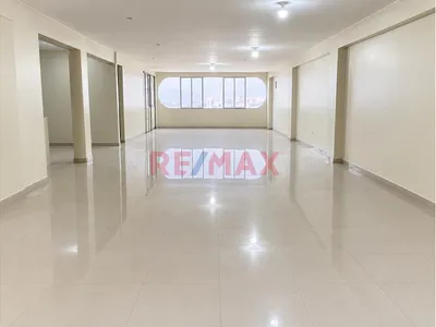 🏢LOCAL COMERCIAL EN ALQUILER – 3ER PISO | CALLE PISCOBAMBA, OVALO HUANDOY⁣ ⁣