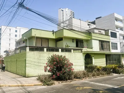 Venta de Casa en Surquillo - Lima 7 Dormitorios 